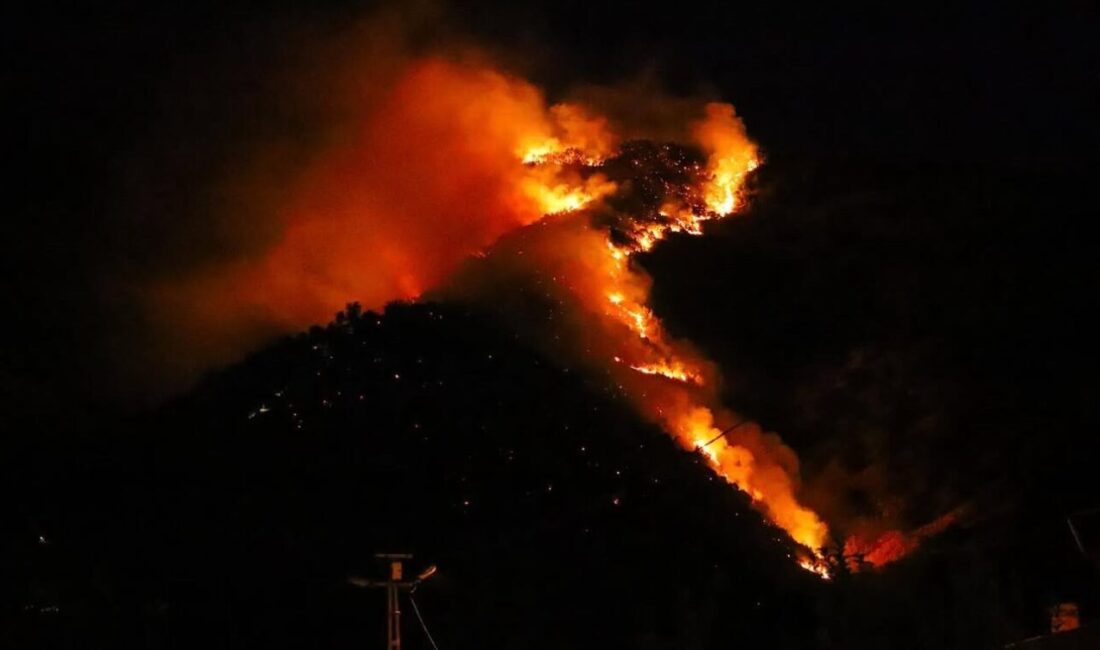Şemdinli’de korkutan yangın Hakkari’nin Şemdinli ilçesinde orman yangını çıktı. Alevlerin yerleşim yerlerine sıçraması