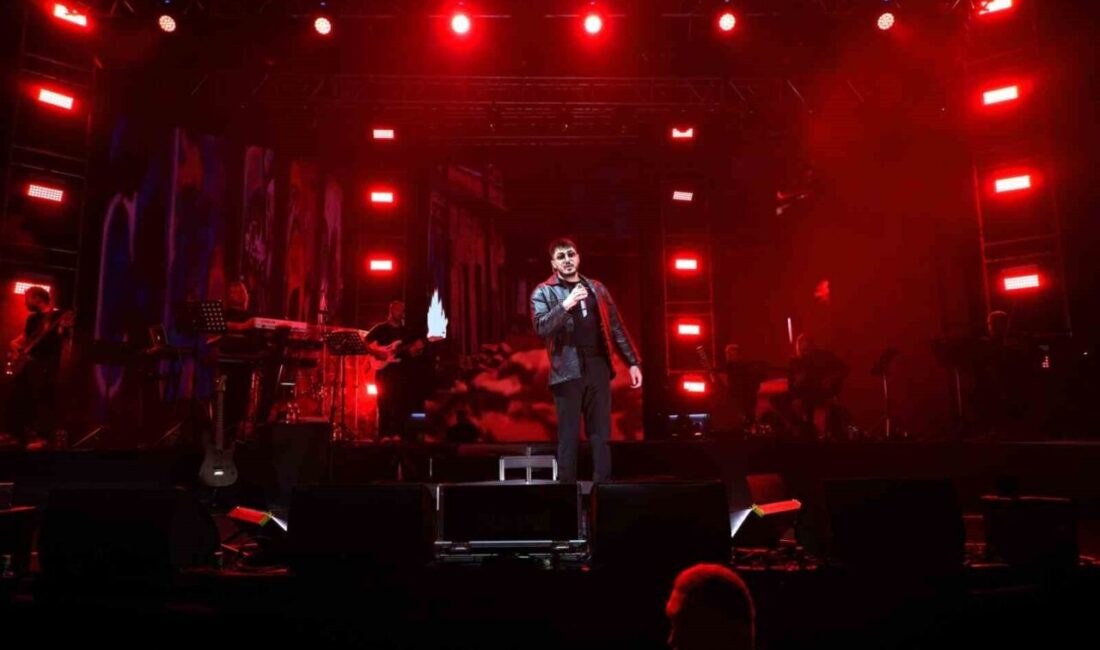 Semicenk konserinde izdiham yaşandı Bilecik’in Söğüt ilçesinde gerçekleştirilen Semicenk konserinde izdiham yaşandı. Bilecik’in Söğüt