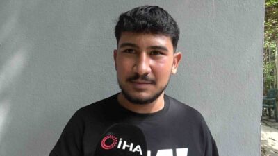 Hatay’da seyir halinde olan mikser dönüş esnasında yola beton döktü.