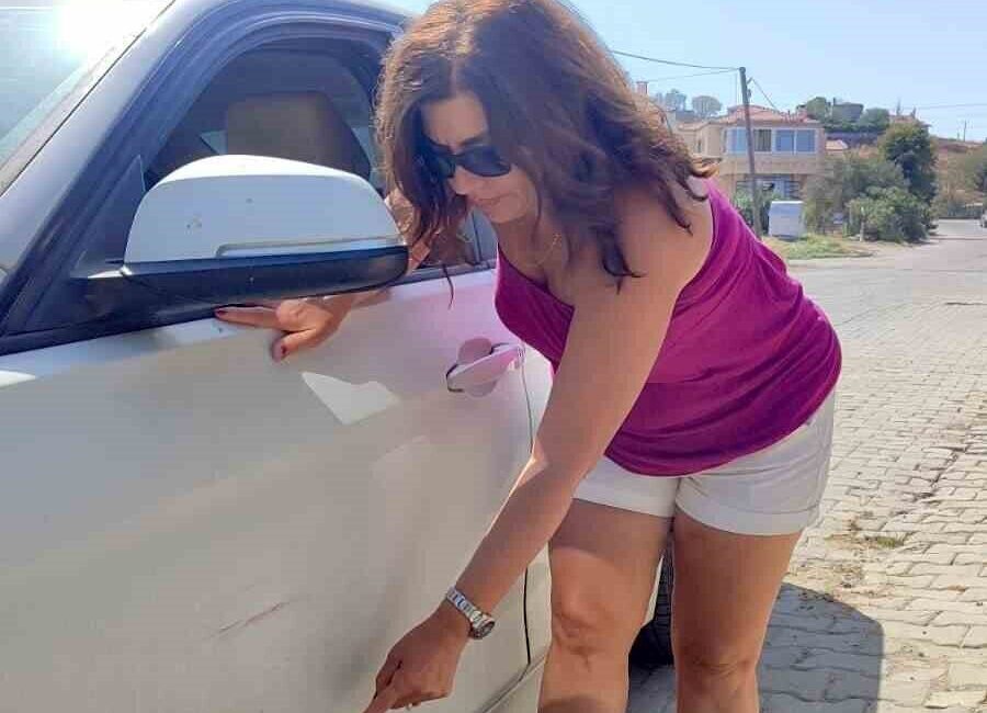 Seyit Onbaşı Havalimanı otoparkında güvenlik kamerası mağduriyeti Balıkesir’in Edremit ilçesindeki Balıkesir Koca Seyit Havalimanı otoparkında, aracına çarparak