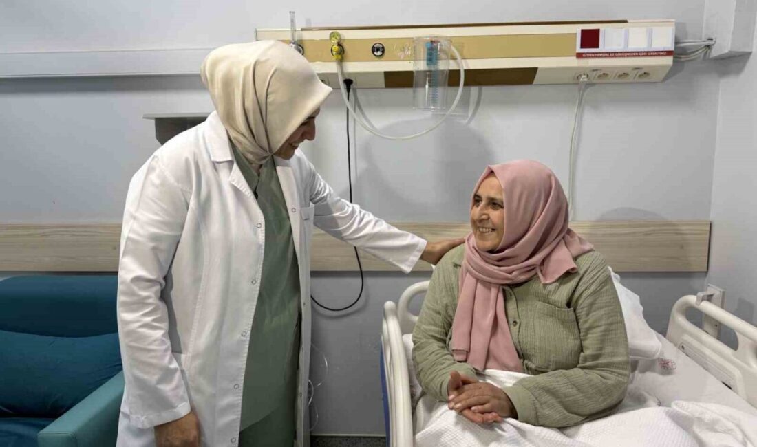 Şikayetlerini astıma bağladı, soluk borusunun yüzde 80’ini tıkayan kanserle konuşamaz hale geldi Düzce’de yaşayan uzun yıllardır astım tedavisi gören kadın, hastalığına bağladığı