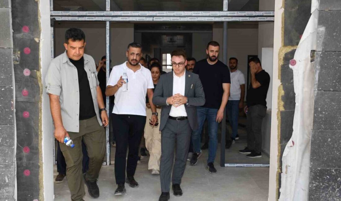 Şırnak Vali Yardımcısı Çiçek, Silopi’de kamu yatırımlarını inceledi Şırnak Vali Yardımcısı Murat Çiçek Silopi’de kamu yatırımlarını inceledi. Şırnak