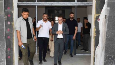 Şırnak Vali Yardımcısı Murat Çiçek Silopi’de kamu yatırımlarını inceledi. Şırnak