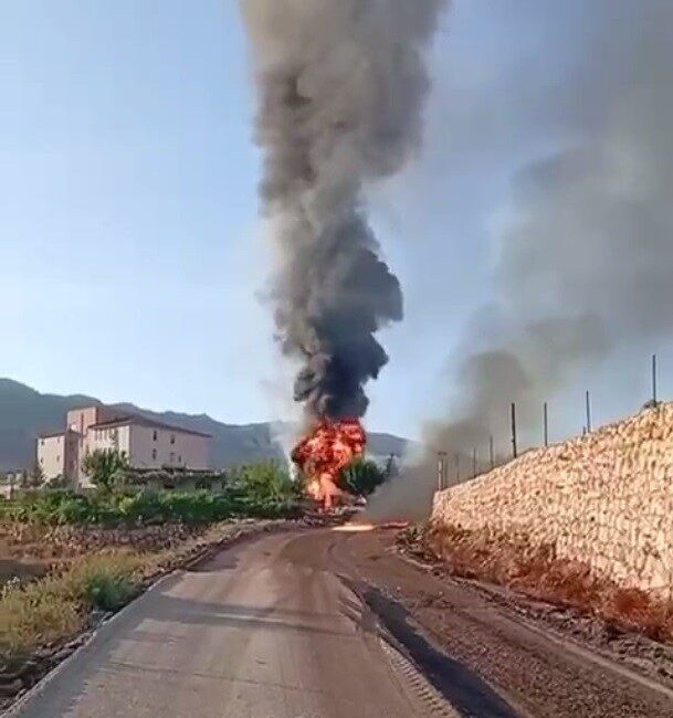 Şırnak’ın Gabar Dağı bölgesinde yol çalışması sırasında hasar gören petrol