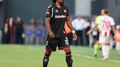 Özbelsan Sivasspor, Kongolu futbolcu Samuel Moutoussamy ile yollarını ayırdı. Sivasspor,