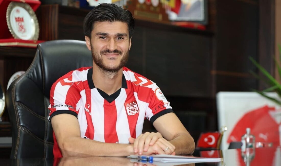 Sivasspor, Yusuf Cihat Çelik’i kadrosuna kattı Trendyol 1. Lig takımlarından Sivasspor, 29 yaşındaki orta saha oyuncusu