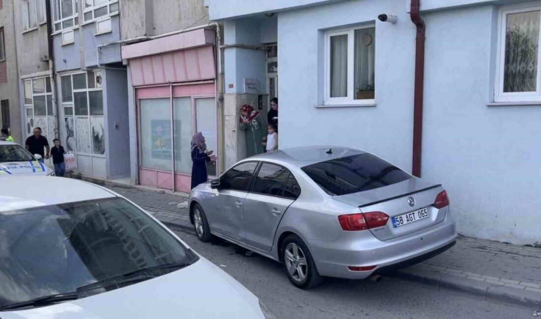 Sivas’ta polisin ‘dur’ ihtarına uymayan otomobil, yaşanan kovalamaca sırasında bir