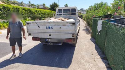 Bodrum Belediyesi Zabıta Müdürlüğü ekipleri tarafından çöp konteynerine inşaat molozu