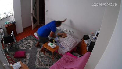 Denizli’nin Pamukkale ilçesinde, şizofreni hastası oğlu tarafından yaklaşık 2 saat