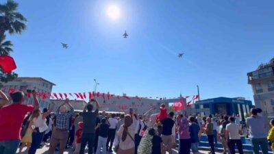 Aydın’ın Söke ilçesinde kurtuluş günü kutlama törenlerine Hava Kuvvetleri Komutanlığı