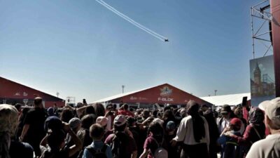Atatürk Havalimanı’nda düzenlenen TEKNOFEST’te Solotürk gösteri uçuşu gerçekleştirdi. Dünyanın en