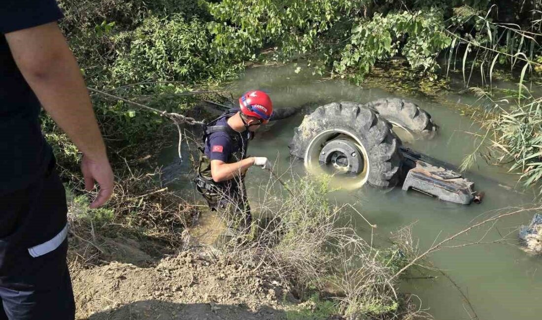 Adana’nın Yüreğir ilçesinde sulama kanalına devrilen traktörün sürücüsü hayatını kaybetti.