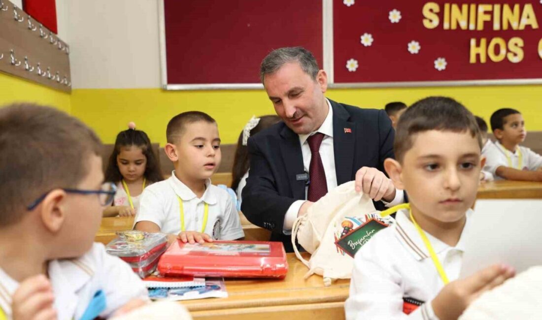 Sultanbeyli Belediyesi’nden okula yeni başlayan tüm öğrencilere ücretsiz kırtasiye seti Sultanbeyli Belediye Başkanı Ali Tombaş, geçen yıl olduğu gibi bu