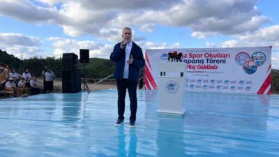 Sultangazi Belediyesi’nin düzenlediği Yaz Spor Okulları, görkemli bir kapanış töreniyle