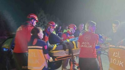 Balıkesir’in Susurluk ilçesinde kamyonla çarpışan Tofaş otomobildeki 2 kişi yaralandı.