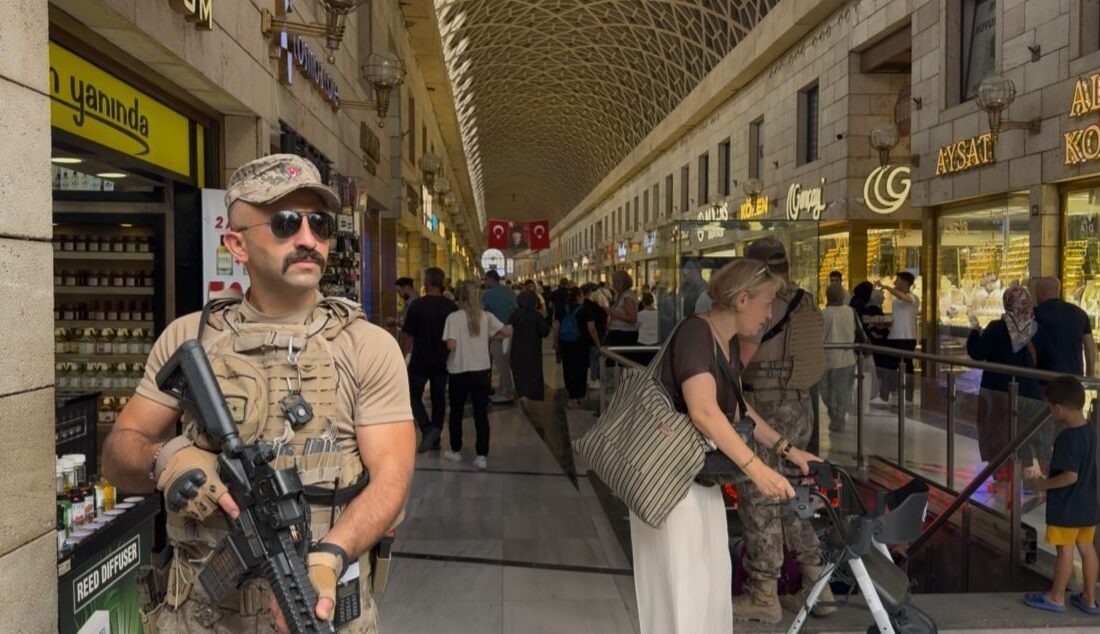 Tarihi dokusu ve yoğun ziyaretçi sayısıyla dikkat çeken Bursa Kapalıçarşı’da