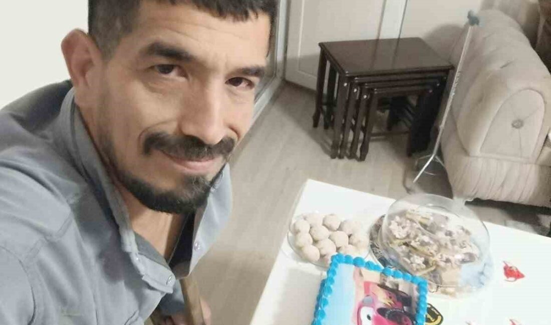 Tarsus’ta engelli adama bıçaklı saldırı Mersin’in Tarsus ilçesinde sokakta bıçaklı saldırıya uğrayan engelli bir kişi