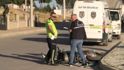 Kütahya’nın Tavşanlı ilçesinde minibüs ile motosikletin çarpışması sonucu meydana gelen