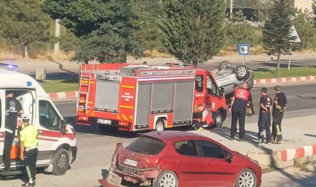 Tavşanlı’da trafik kazası, 2 yaralı Kütahya’nın Tavşanlı ilçesinde iki otomobilin çarpışması sonucu meydana gelen trafik