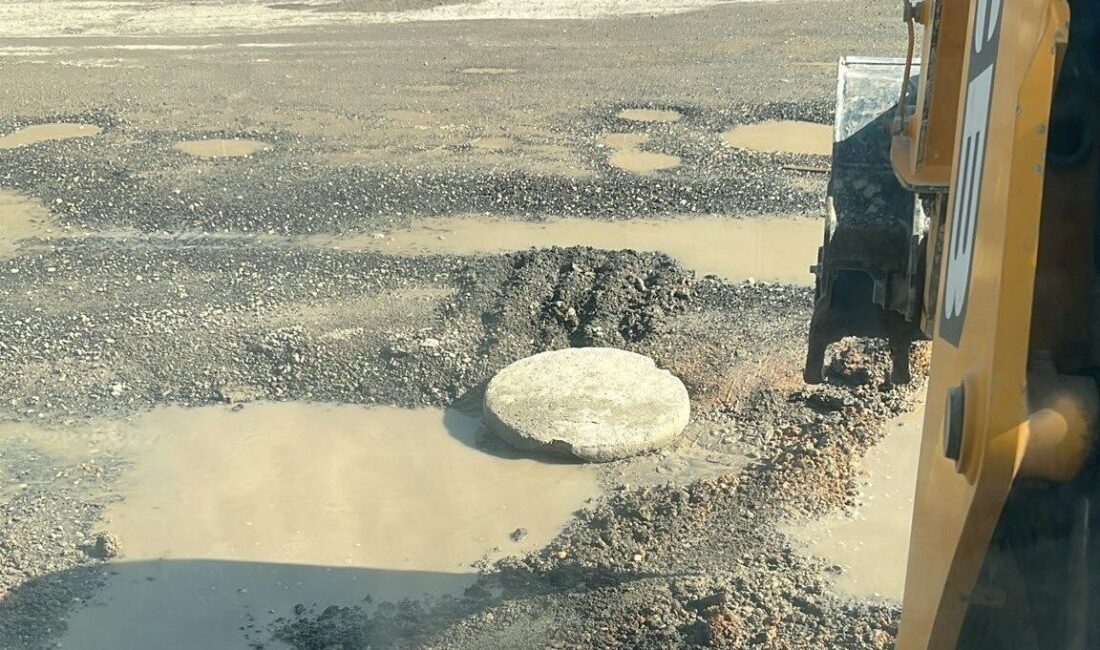 Adıyaman’da, üzeri açık bırakılan lağım çukuru belediye ekiplerince kapatıldı. Adıyaman