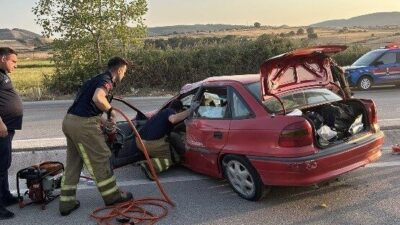 Gönen-Biga Karayolu Tahirova mevkiinde meydana gelen tek taraflı trafik kazasında