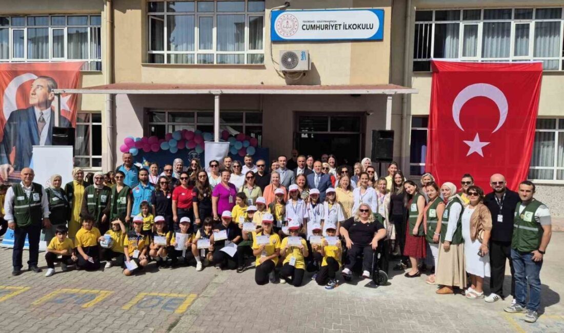 Tekirdağ’da çocuklara sağlıklı hayat eğitimi verildi Tekirdağ’da “Sağlıklı Çocuk Sağlıklı Gelecek” programı kapsamında öğrenciler sağlık bilinciyle