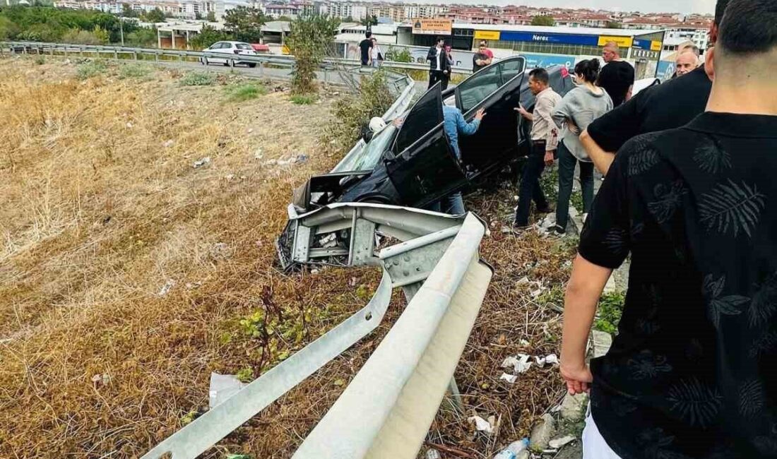 Tekirdağ’da sanayi köprüsünde iki araç çarpıştı: 3 yaralı Tekirdağ’ın Süleymanpaşa ilçesinde sanayi köprüsü üzerinde meydana gelen trafik kazasında