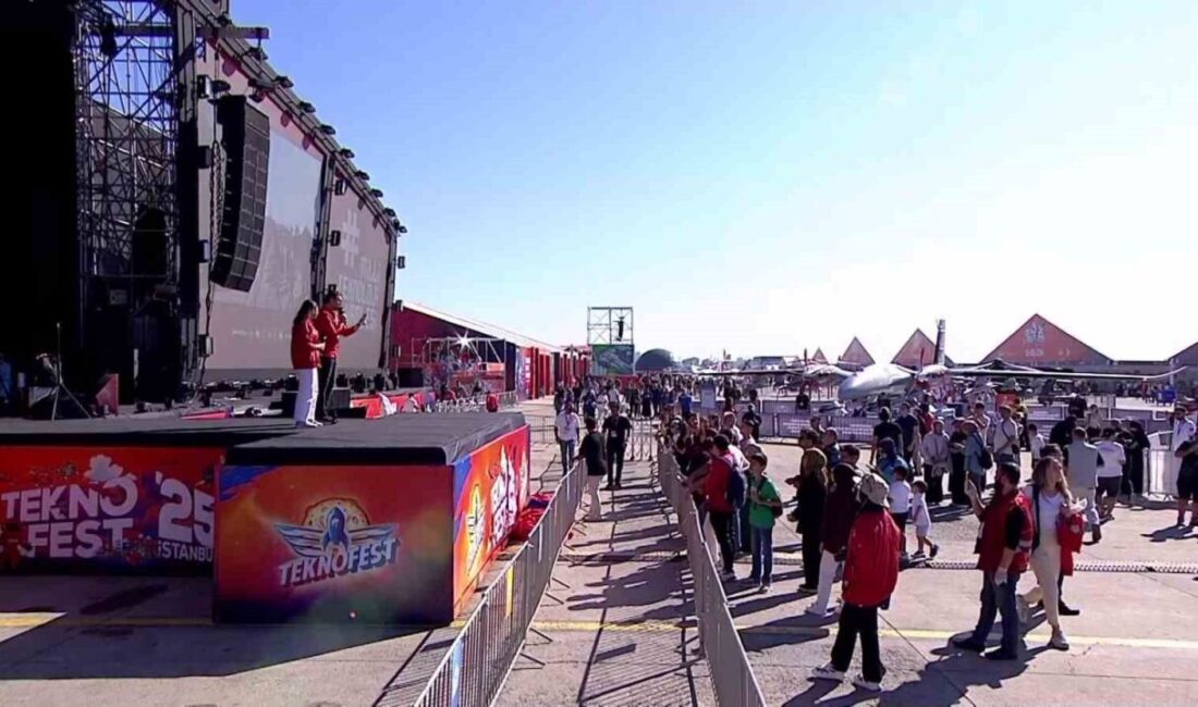 TEKNOFEST İstanbul Atatürk Havalimanı’nda kapılarını ziyaretçilere açtı Milli teknoloji hamlesinin en büyük sahnesi TEKNOFEST, Atatürk Havalimanı’nda kapılarını
