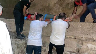 Hatay’da tarihi Titus Tünel’inde gezdiği esnada dengesini kaybederek düşen ve