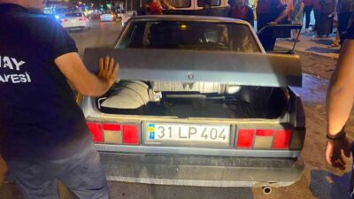 Hatay’ın Dörtyol ilçesinde pikap ile otomobilin çarpışması sonucu meydana gelen