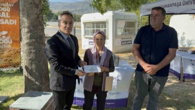 Tokat Gaziosmanpaşa Üniversitesi’nde (TOGÜ) gerçekleştirilen geleneksel bal hasadı etkinliğinde üretim