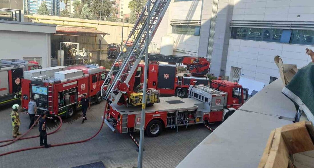 İzmir Torbalı Devlet Hastanesinin 5. katında yangın çıktı. İtfaiye ekiplerinin