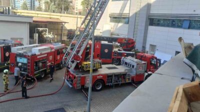İzmir Torbalı Devlet Hastanesinin 5. katında yangın çıktı. İtfaiye ekiplerinin