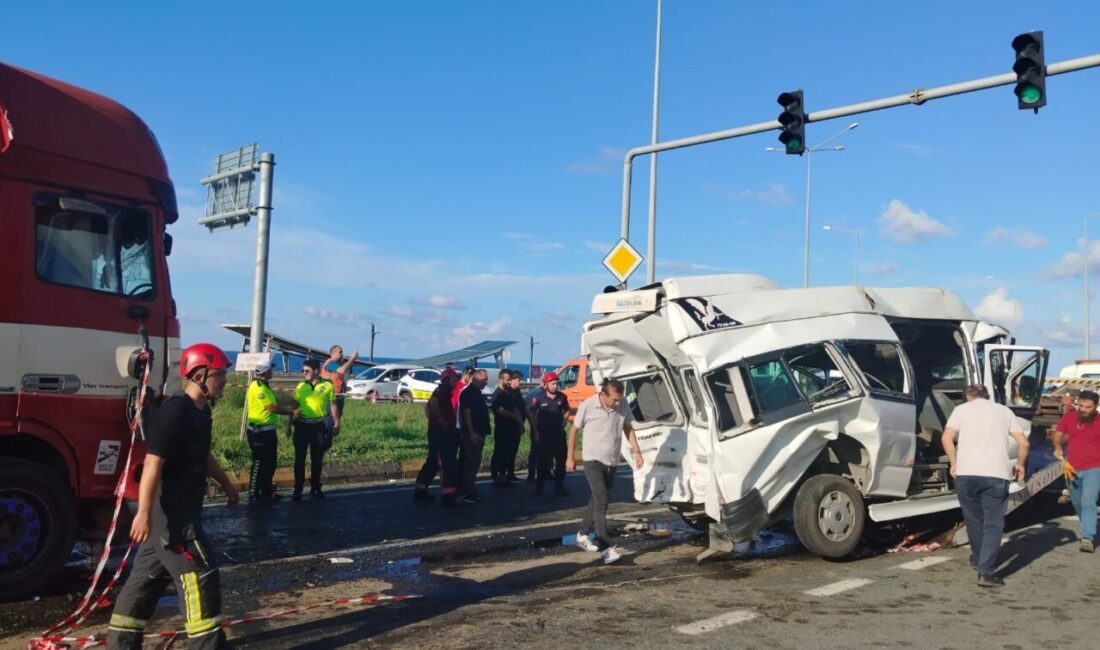 Trabzon’da trafik kazası: 15 yaralı Trabzon’un Arsin ilçesinde bugün meydana gelen trafik kazasında ilk belirlemelere