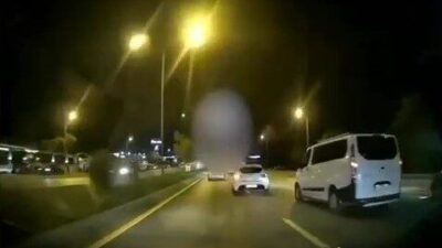 Denizli’nin Pamukkale ilçesinde, trafikte makas atarak ilerleyen otomobil sürücüsüne 9