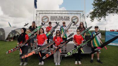 Uluslararası Havacılık Yarışması’nda Cansu Birgül dünya ikincisi ve Asude Sümeyye