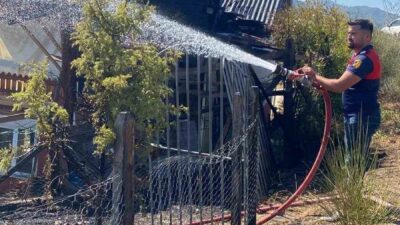 Sinop’un Türkeli ilçesinde çıkan anız yangını, yakınındaki eve sıçradı. Edinilen