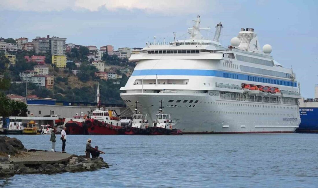 Türkiye-Rusya kruvaziyer turizmi Türkiye-Rusya kruvaziyer turizmi hız kesmeden devam ediyor. Rusya’nın Soçi kentinden