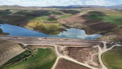 Bayburt’ta yapımı devam eden, tamamlandığında 4 bin dekar zirai tarım