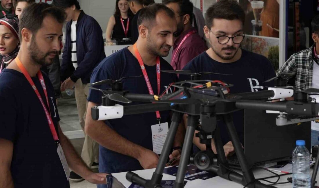 Üniversite öğrencilerinden yerli arama kurtarma dronu “DEPRON” Üniversite öğrencileri tarafından geliştirilen yerli arama kurtarma dronu “Depron”, Teknofest
