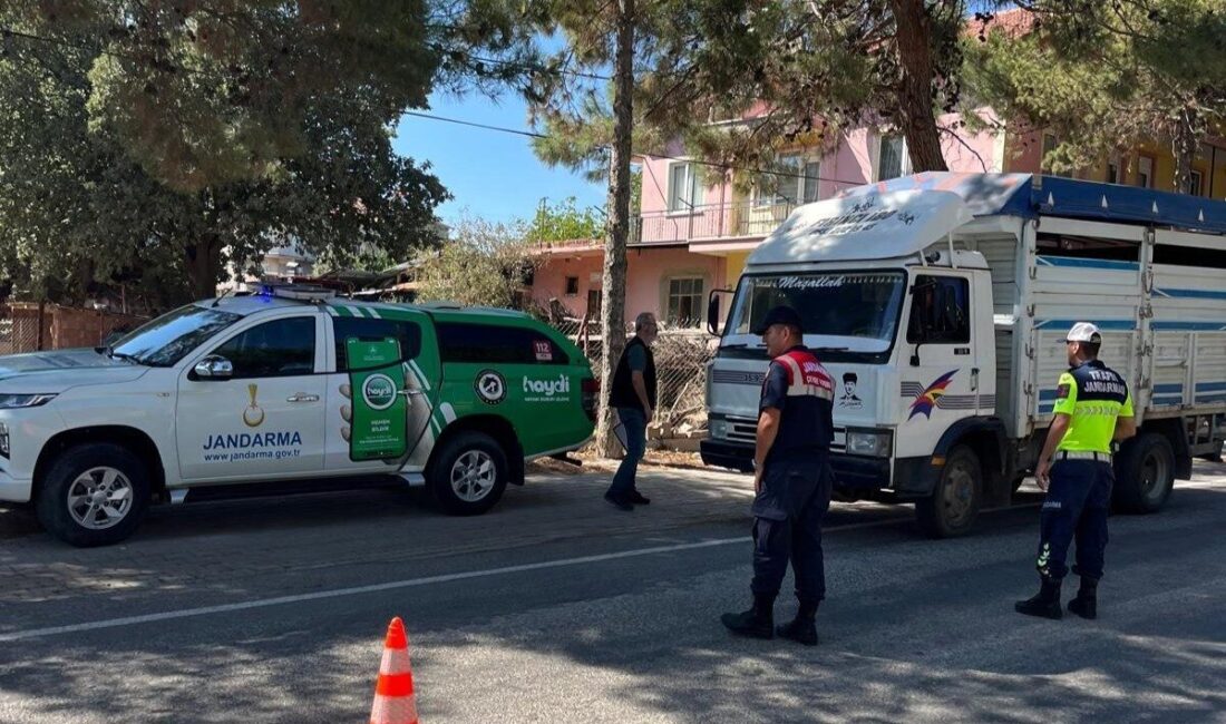 Uşak’ta canlı hayvan nakil araçlarına denetim Uşak İl Tarım ve Orman Müdürlüğü ekiplerince il genelinde mesai