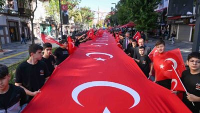 19 Eylül Gaziler Günü dolayısıyla Uşak’ta “Kahramanlarla Kardeşlik Yürüyüşü” düzenlendi.