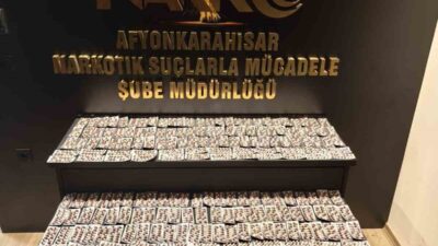 Afyonkarahisar’da durdurulan otomobilde 3 bin 885 adet uyuşturucu hapla yakalanan