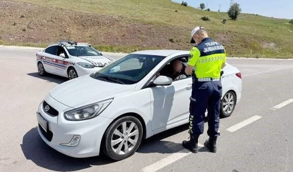 Yozgat’ta Jandarma ekiplerinin yaptığı kontrollerde uyuşturucu madde etkisindeki sürücü tespit