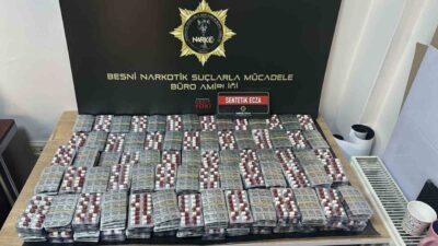Adıyaman’ın Besni ilçesinde düzenlenen uyuşturucu operasyonunda binlerce sentetik ecza hapı
