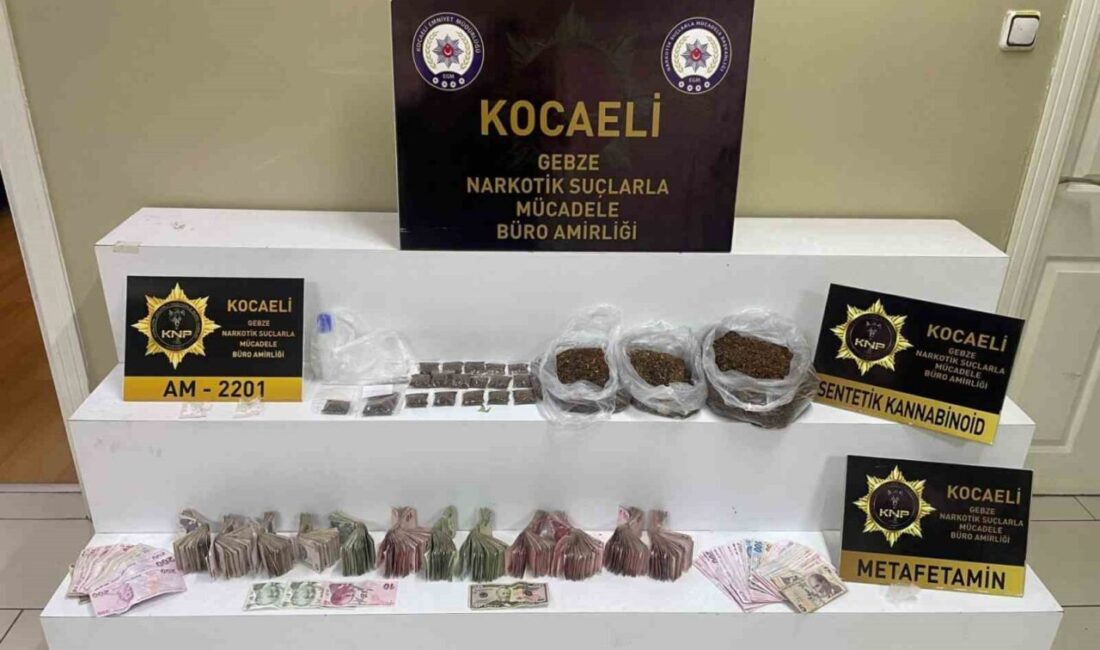 Uyuşturucu operasyonunda 2 tutuklama Kocaeli’nin Çayırova ilçesinde düzenlenen uyuşturucu operasyonunda 4 şüpheli yakalandı. Ele