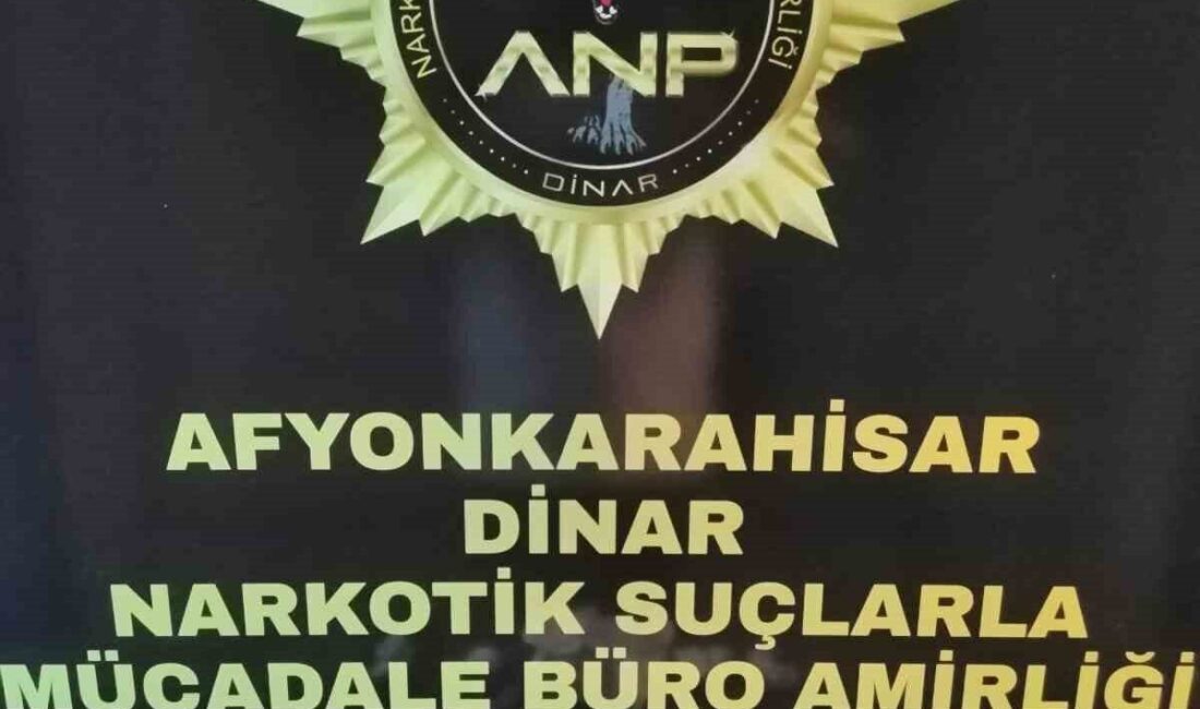 Uyuşturucu operasyonunda 5 kişi gözaltına alındı Afyonkarahisar’da polis tarafından gerçekleştirilen operasyonda uyuşturucu maddeler ile yakalanan 5