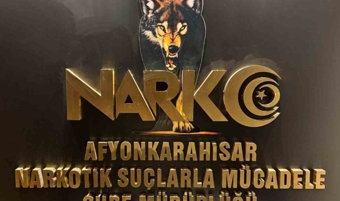 Afyonkarahisar’da ruhsatsız tabanca, hassas terazi ve uyuşturucu maddeler ile yakalanan