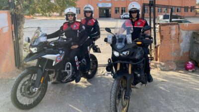 Edirne’nin Uzunköprü ilçesinde göreve başlayan motosikletli Yunus timleri, okul çevrelerinde