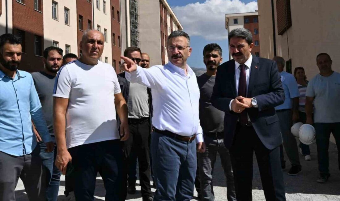 Vali Aksoy, Taptuk Emre Kız Öğrenci Yurdu inşaatında incelemelerde bulundu Eskişehir Valisi Hüseyin Aksoy, yapımı süren Taptuk Emre Kız Öğrenci